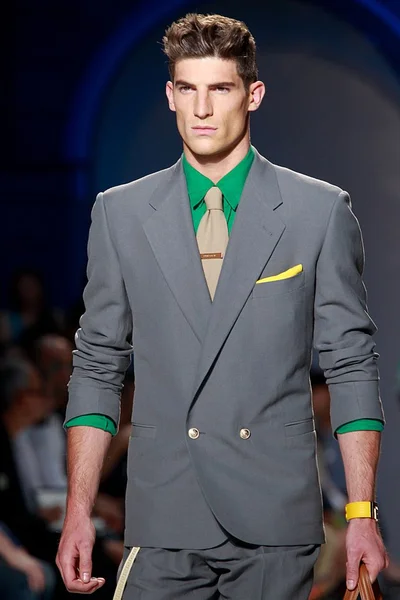 Look 43